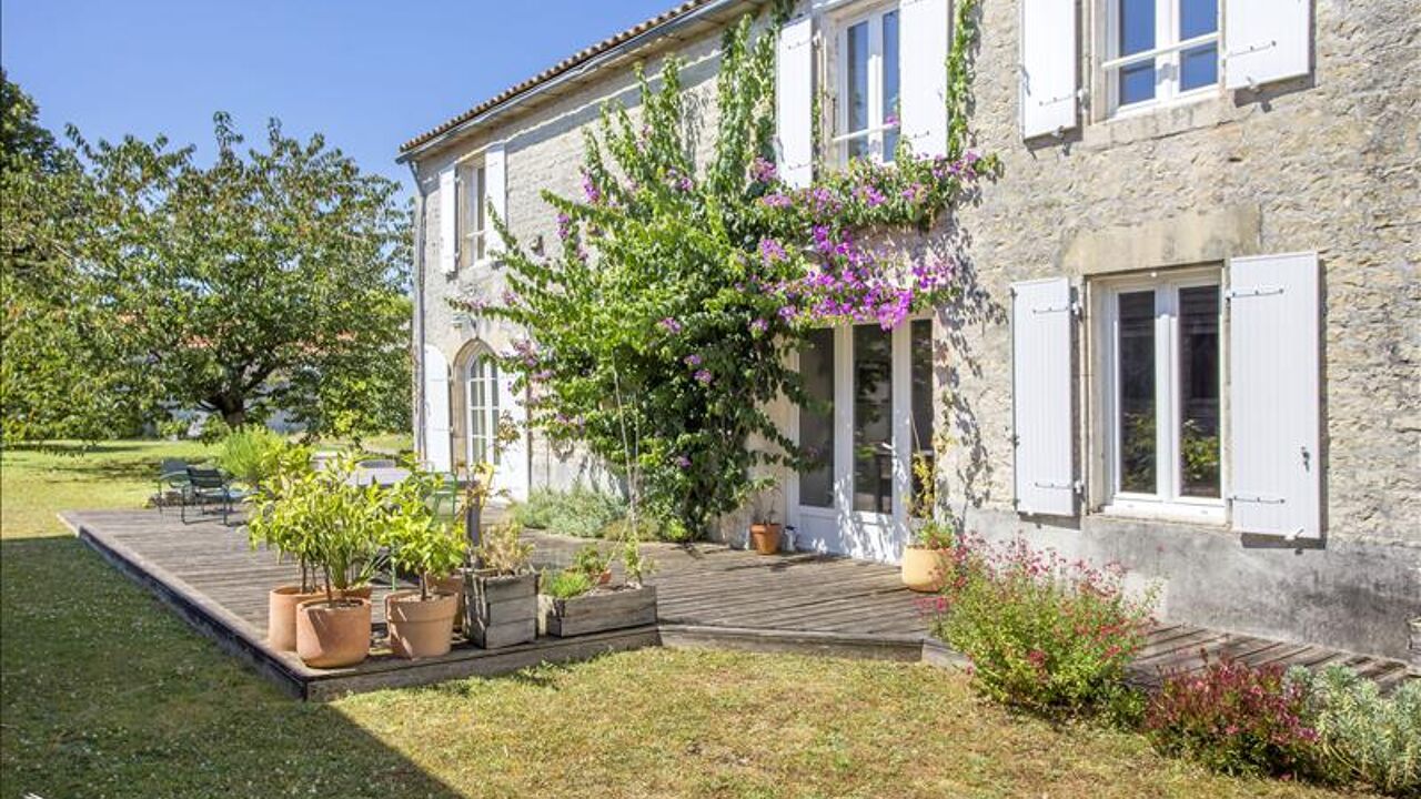 maison 7 pièces 221 m2 à vendre à Aigrefeuille-d'Aunis (17290)