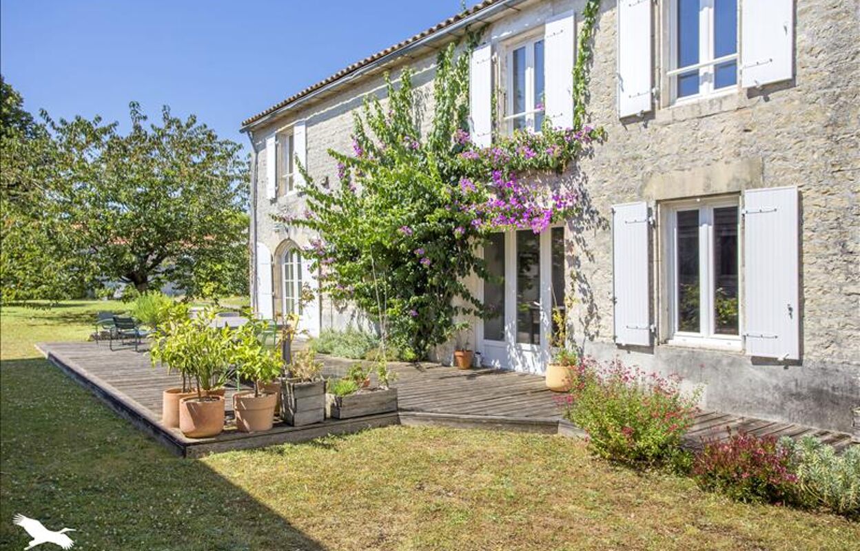 maison 7 pièces 221 m2 à vendre à Aigrefeuille-d'Aunis (17290)