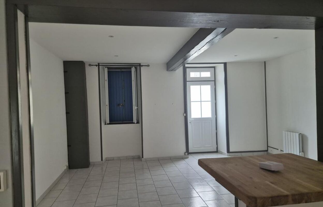 maison 4 pièces 90 m2 à louer à Saint-Julien-de-l'Escap (17400)