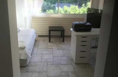 location appartement 700 € CC /mois à proximité de Peynier (13790)