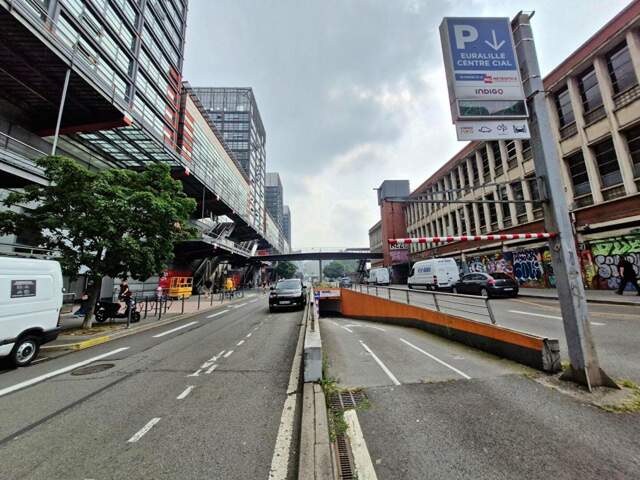 PLACE DE PARKING EN SOUS-SOL - EURALILLE/HYPERCENTRE — photo du bien