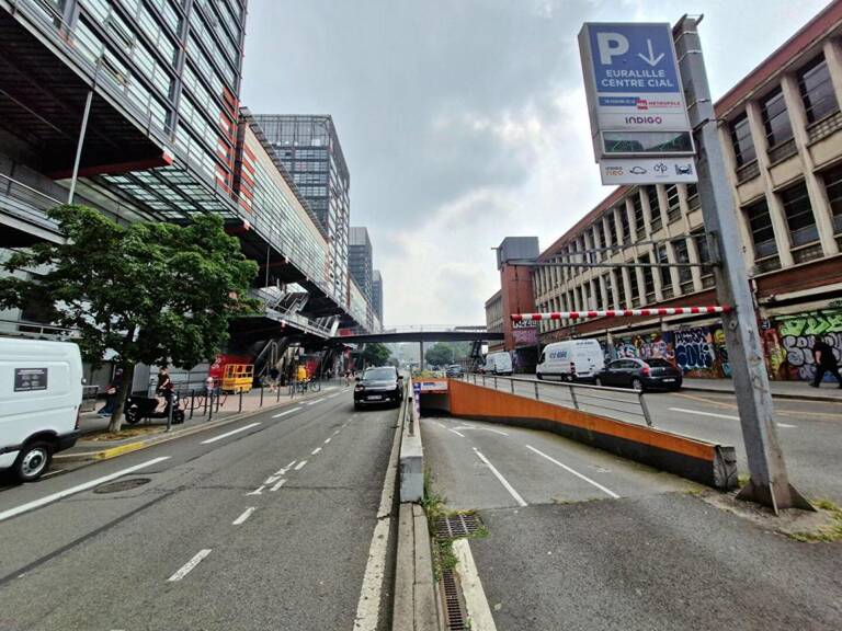 PLACE DE PARKING EN SOUS-SOL - EURALILLE/HYPERCENTRE — photo 1