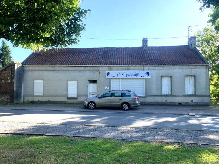 Ensemble immobilier composé de trois lots, le tout bâti sur — photo 1