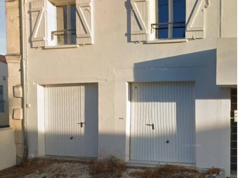 GARAGE — photo 1