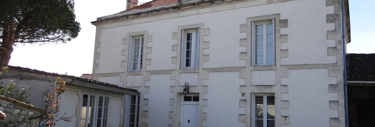 Maison 10 Pièces 210 m² à vendre à Épargnes (17120)