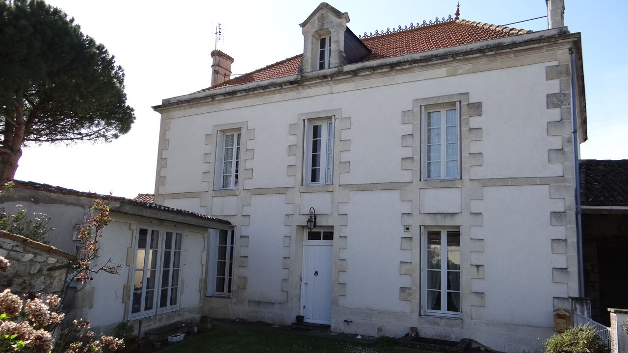 maison 10 pièces 210 m2 à vendre à Épargnes (17120)