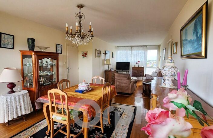 Appartement à vendre – La Rochelle proche centre-ville – T3/T4 avec balcon, vue mer, ascenseur, cave — photo 2