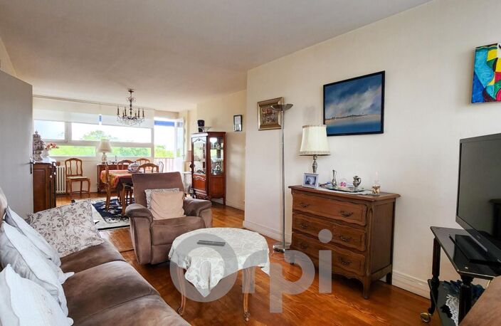 Appartement à vendre – La Rochelle proche centre-ville – T3/T4 avec balcon, vue mer, ascenseur, cave — photo 3
