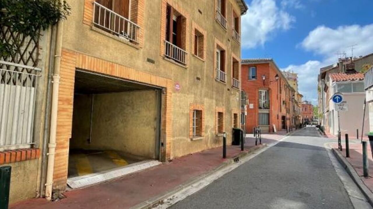 garage  pièces  m2 à louer à Toulouse (31000)