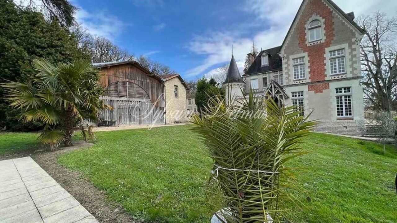 maison 15 pièces 650 m2 à vendre à Loudun (86200)