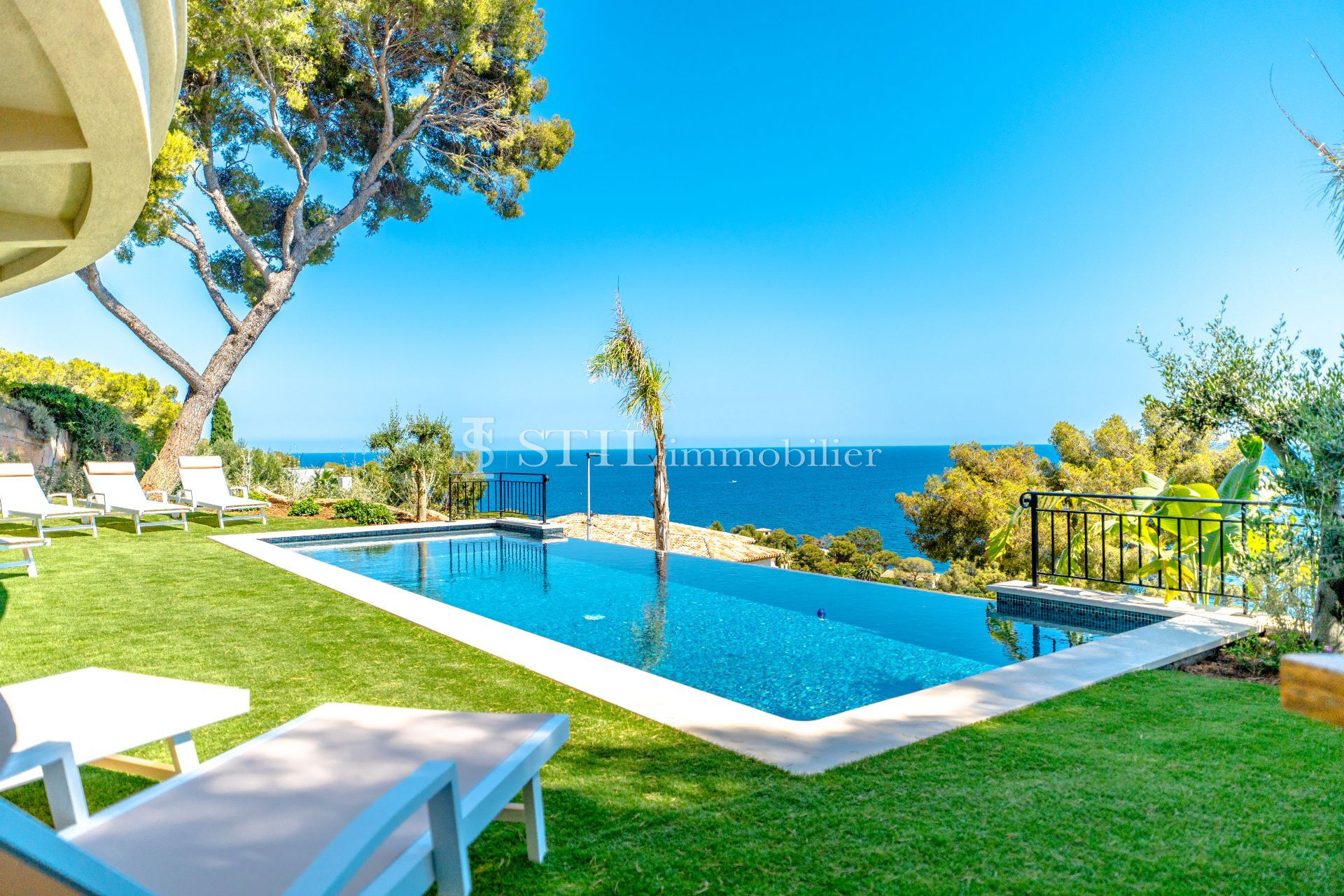 Villa / Maison  T6 à louer Issambres (Les) 83380