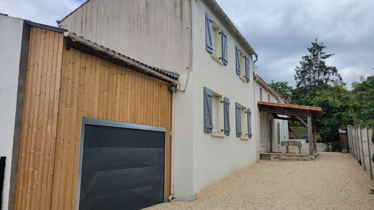 maison 6 pièces 138 m2 à vendre à Taize (79100)