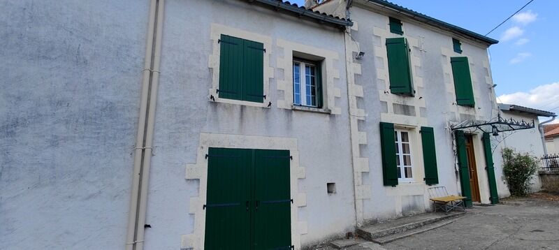 Villa / Maison 6 pièces  à vendre Montignac-Charente 16330