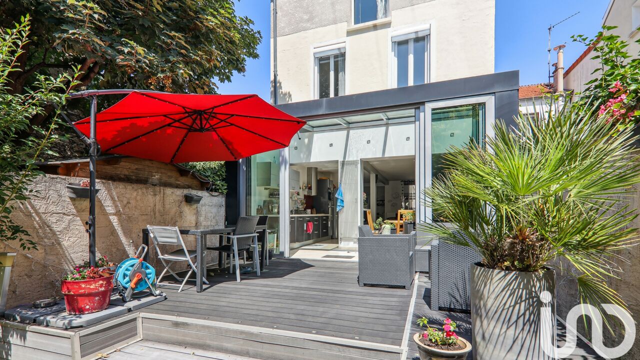 maison 7 pièces 157 m2 à vendre à Bois-Colombes (92270)