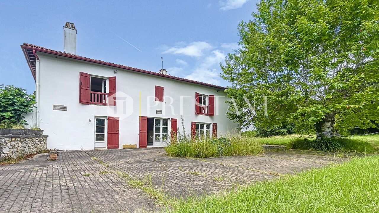 maison 7 pièces 300 m2 à vendre à Bassussarry (64200)