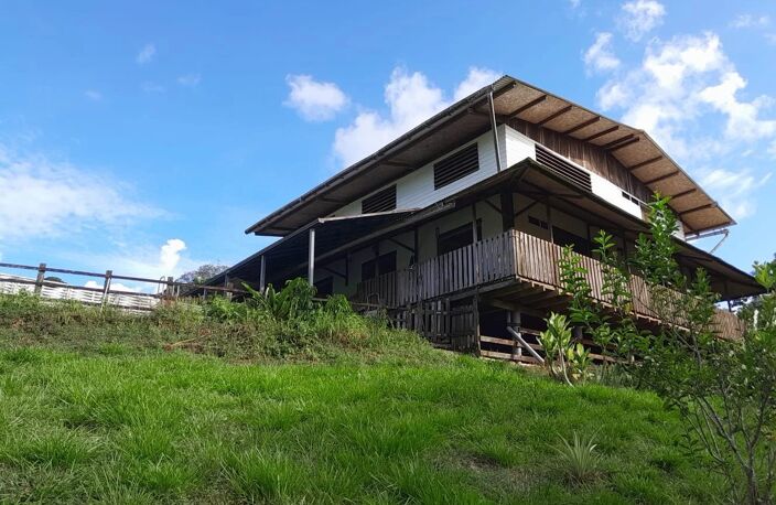 VOTRE MAISON EN BOIS PERCHÉE SUR LES HAUTEURS DE LA POINTE MARIPA — photo 2