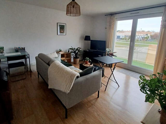 A VENDRE  L'HOUMEAU APPARTEMENT  2 PIECES  45 M2 AVEC TERRASSE — photo du bien