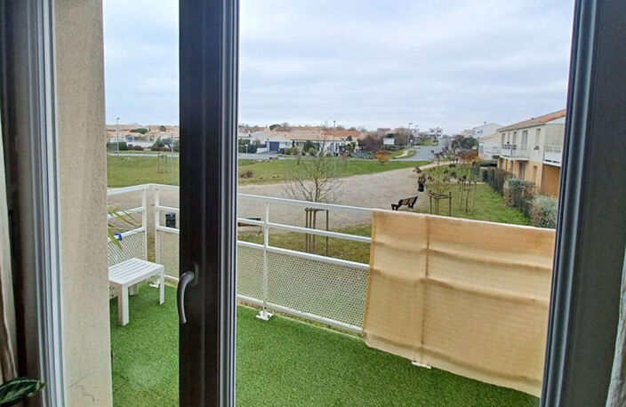 A VENDRE  L'HOUMEAU APPARTEMENT  2 PIECES  45 M2 AVEC TERRASSE — photo 2