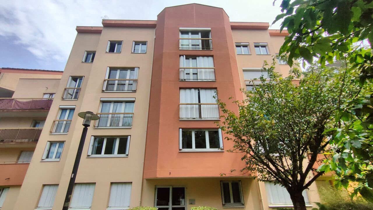 appartement 2 pièces 51 m2 à vendre à Maurepas (78310)