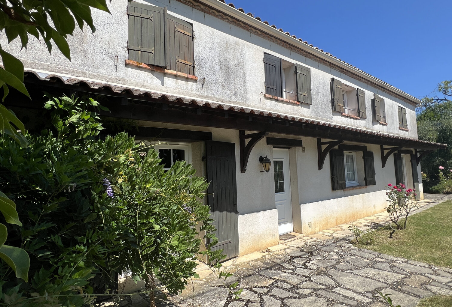 Maison 260 m2 avec jardin arboré, garage et studio indépenda — photo 1