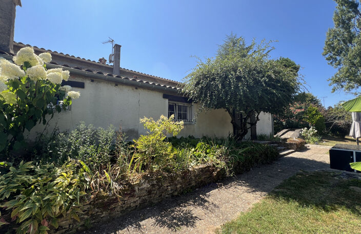 Maison 260 m2 avec jardin arboré, garage et studio indépenda — photo 2