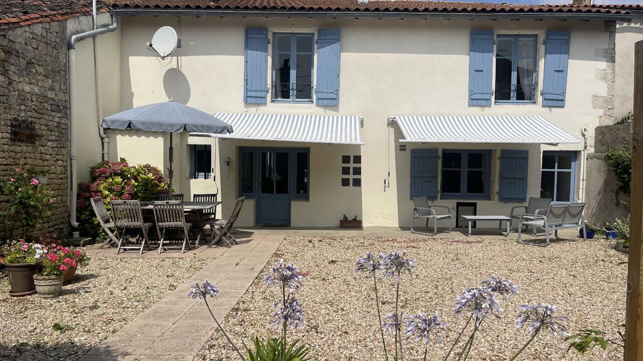 maison 7 pièces 200 m2 à vendre à Chef-Boutonne (79110)