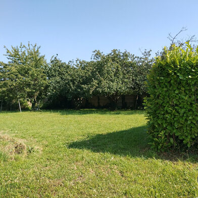 Terrain 818 m²