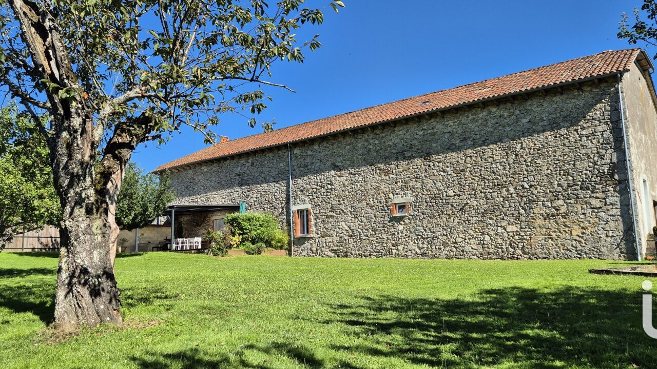 maison 7 pièces 310 m2 à vendre à Saint-Mamet-la-Salvetat (15220)