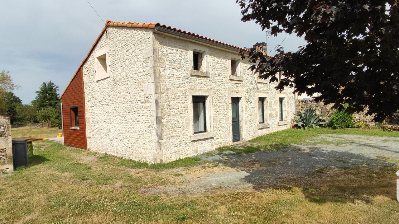 maison 5 pièces 150 m2 à vendre à La Crèche (79260)