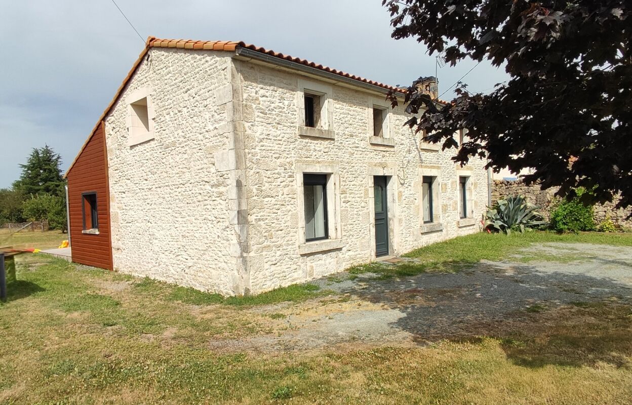 maison 5 pièces 150 m2 à vendre à La Crèche (79260)