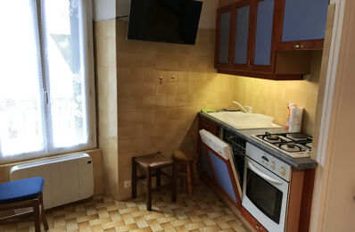 location appartement 360 € CC /mois à proximité de Saint-Geniez-d'Olt-Et-d'Aubrac (12130)