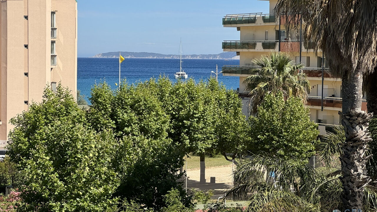 appartement 4 pièces 88 m2 à vendre à Le Lavandou (83980)