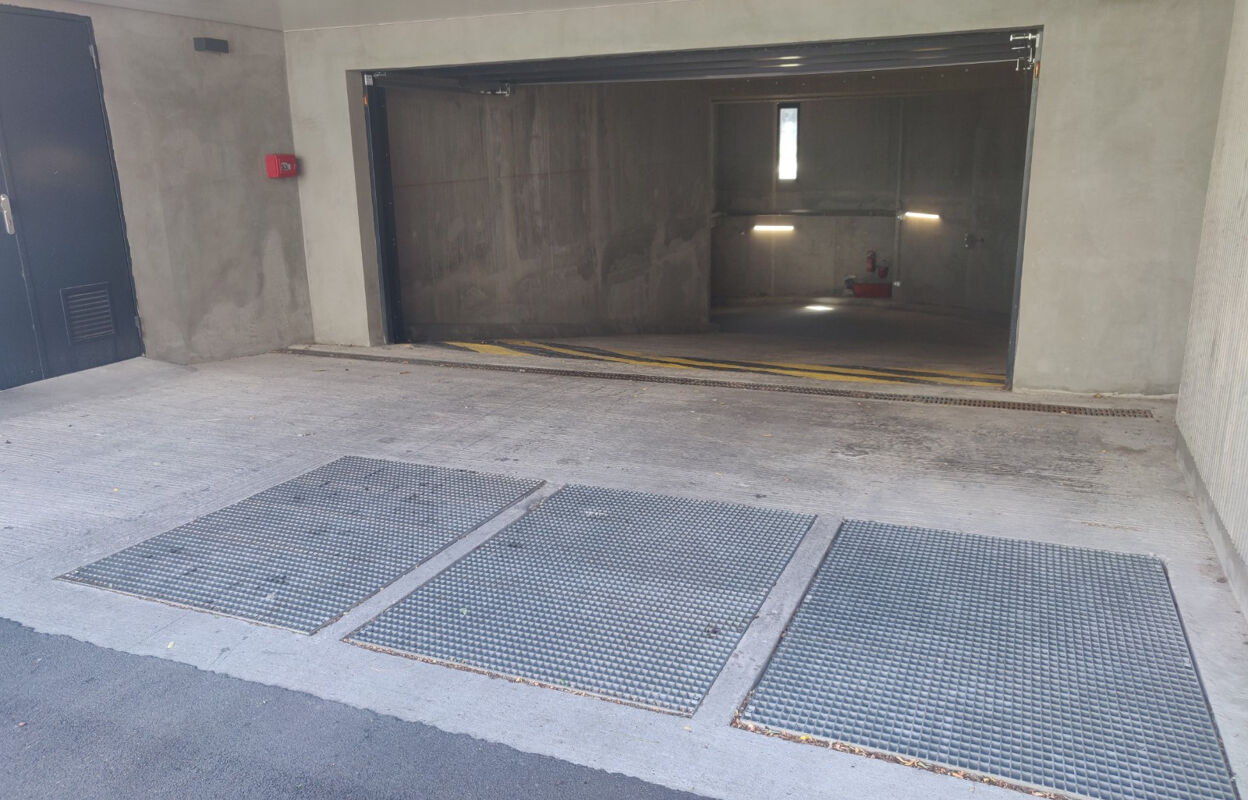 garage  pièces 15 m2 à louer à Annecy (74000)