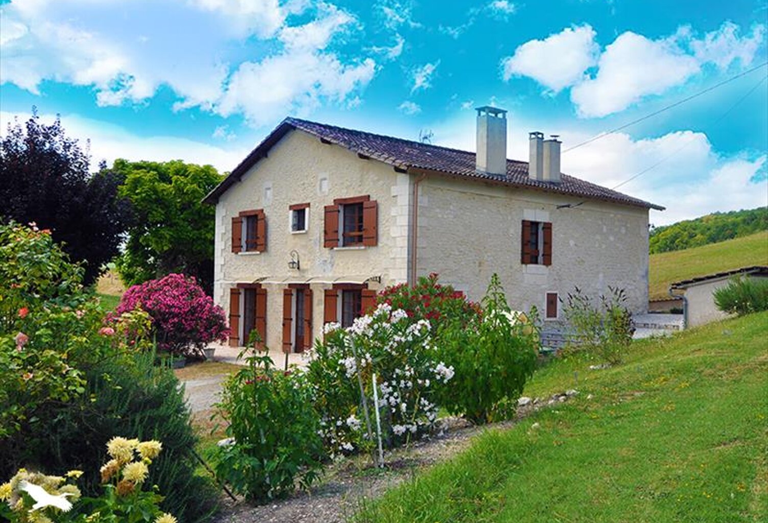 Maison en pierre de 8 pièces principales — photo 1