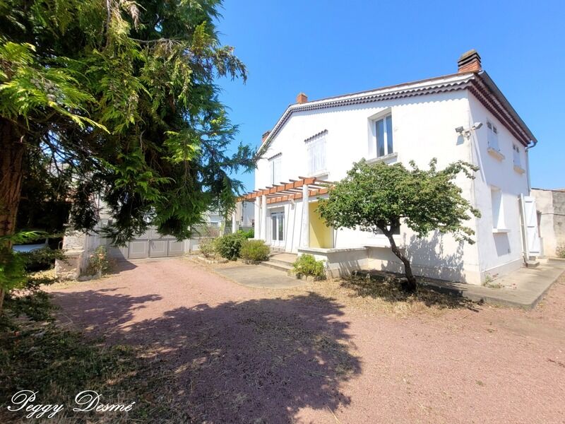 Villa / Maison 9 pièces  à vendre Saint-Xandre 17138