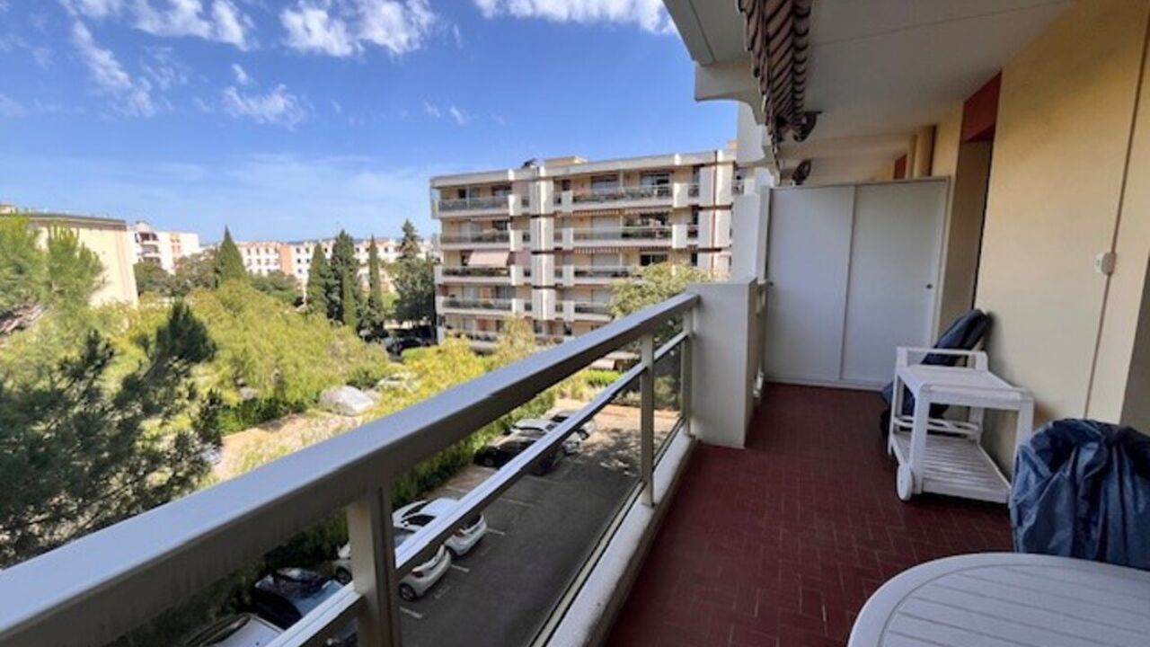 appartement 3 pièces 70 m2 à vendre à Saint-Raphaël (83530)