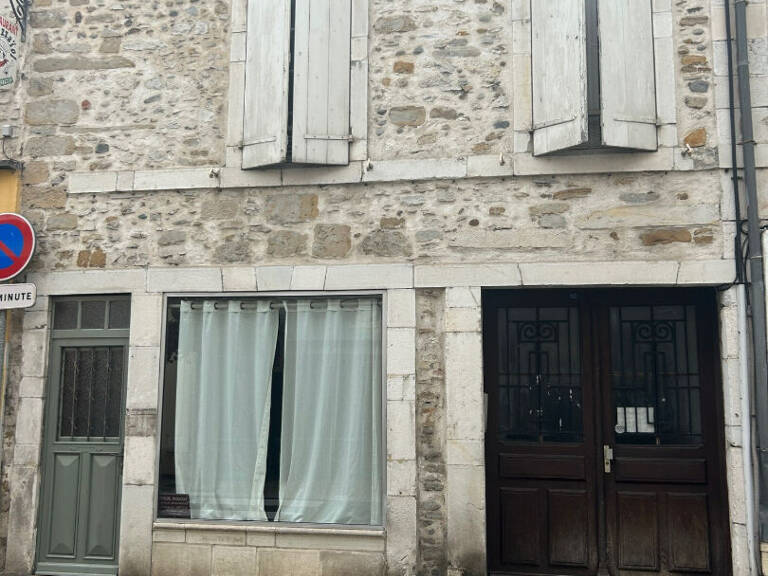 T3 parfait état en hyper centre de Nay au calme — photo 1