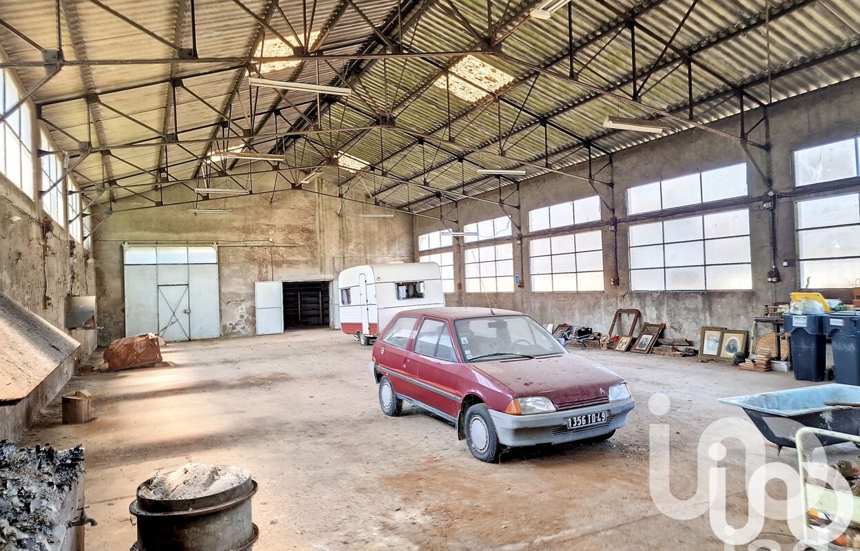 garage  pièces 600 m2 à vendre à Val-du-Layon (49190)