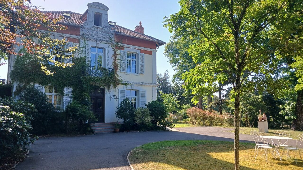 maison 10 pièces 253 m2 à vendre à Castets (40260)