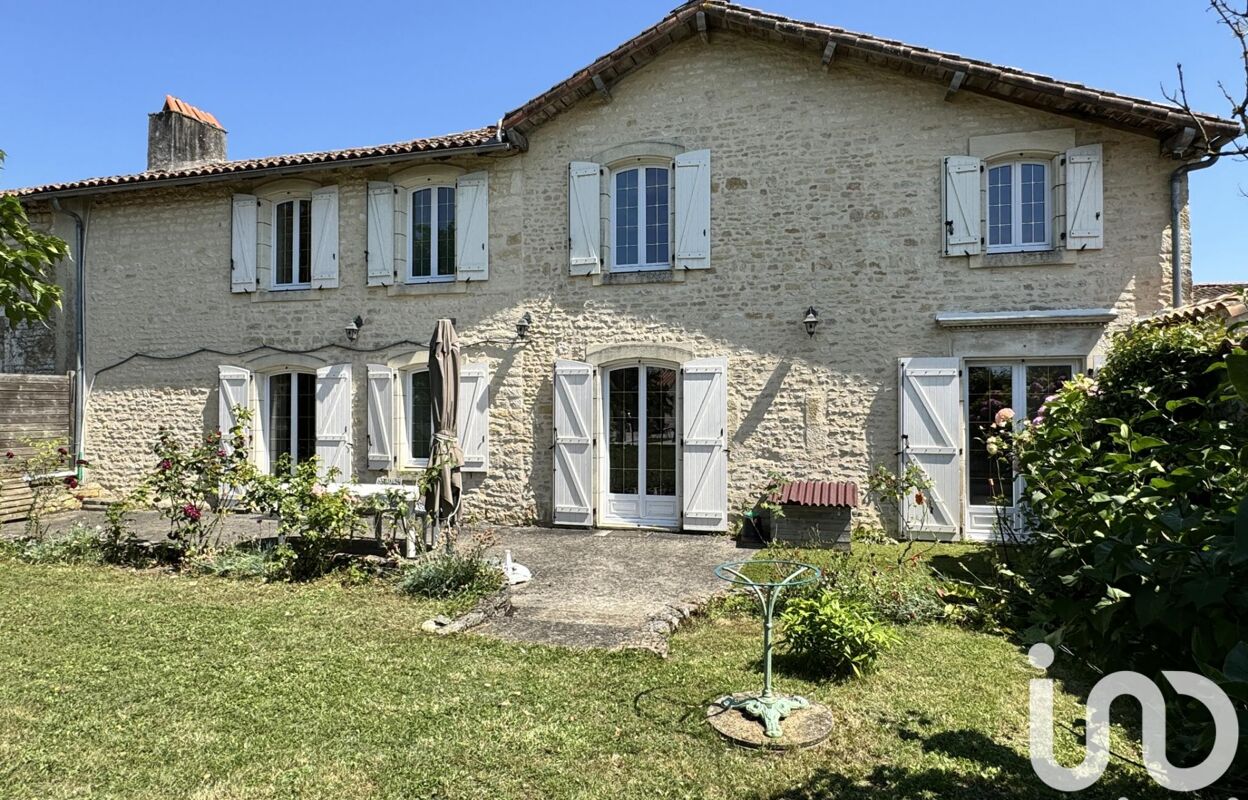 maison 10 pièces 280 m2 à vendre à Courcôme (16240)