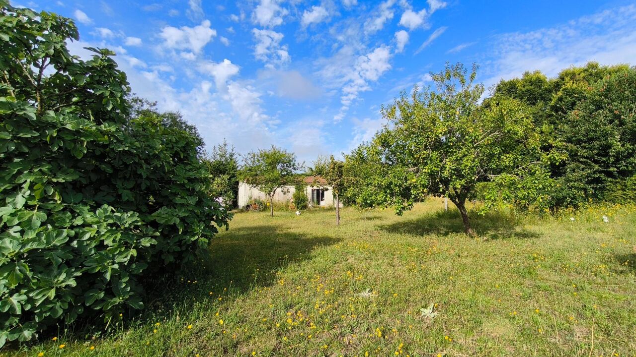 terrain  pièces 1487 m2 à vendre à Saint-Jean-d'Angély (17400)