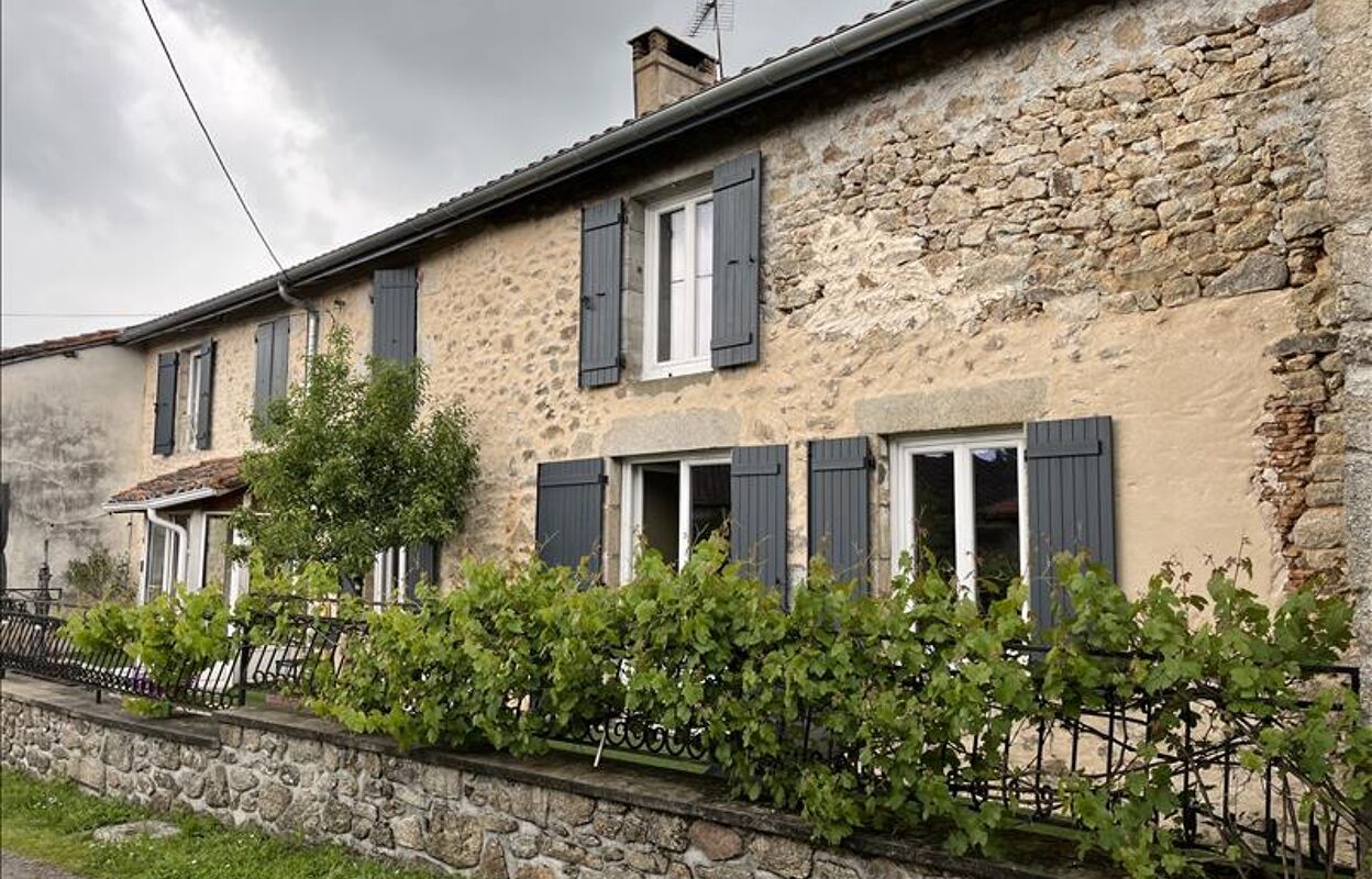 maison 5 pièces 196 m2 à vendre à Montrollet (16420)