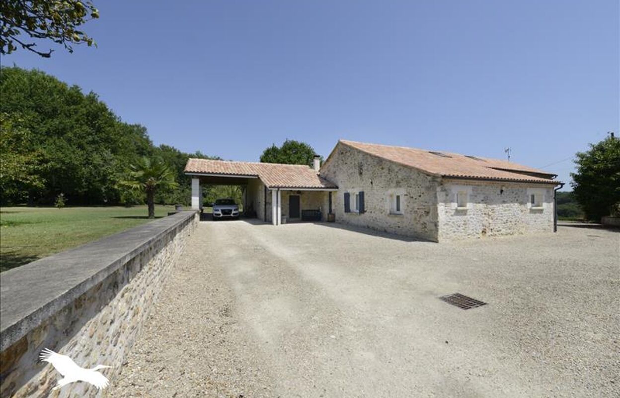 maison 5 pièces 212 m2 à vendre à Rougnac (16320)