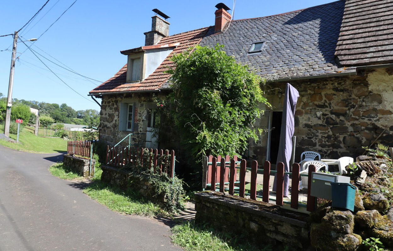 maison 4 pièces 90 m2 à vendre à Pleaux (15700)