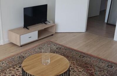 location appartement 1 300 € CC /mois à proximité de Le Mesnil-Saint-Denis (78320)