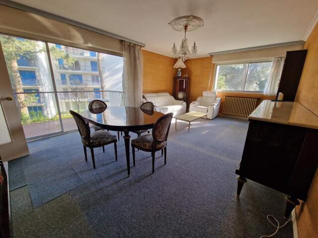Appartement à rénover 3 chambres dans un parc paysager.Plage et l'avenue de Gaulle à pieds — photo du bien