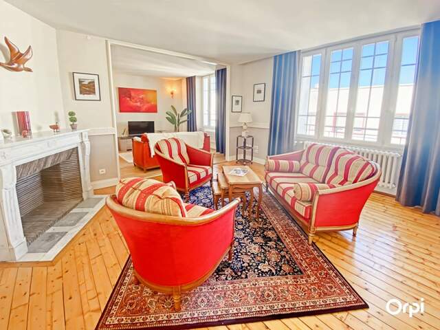 Appartement de Caractère en Hyper Centre à Lorient À Vendre — photo du bien