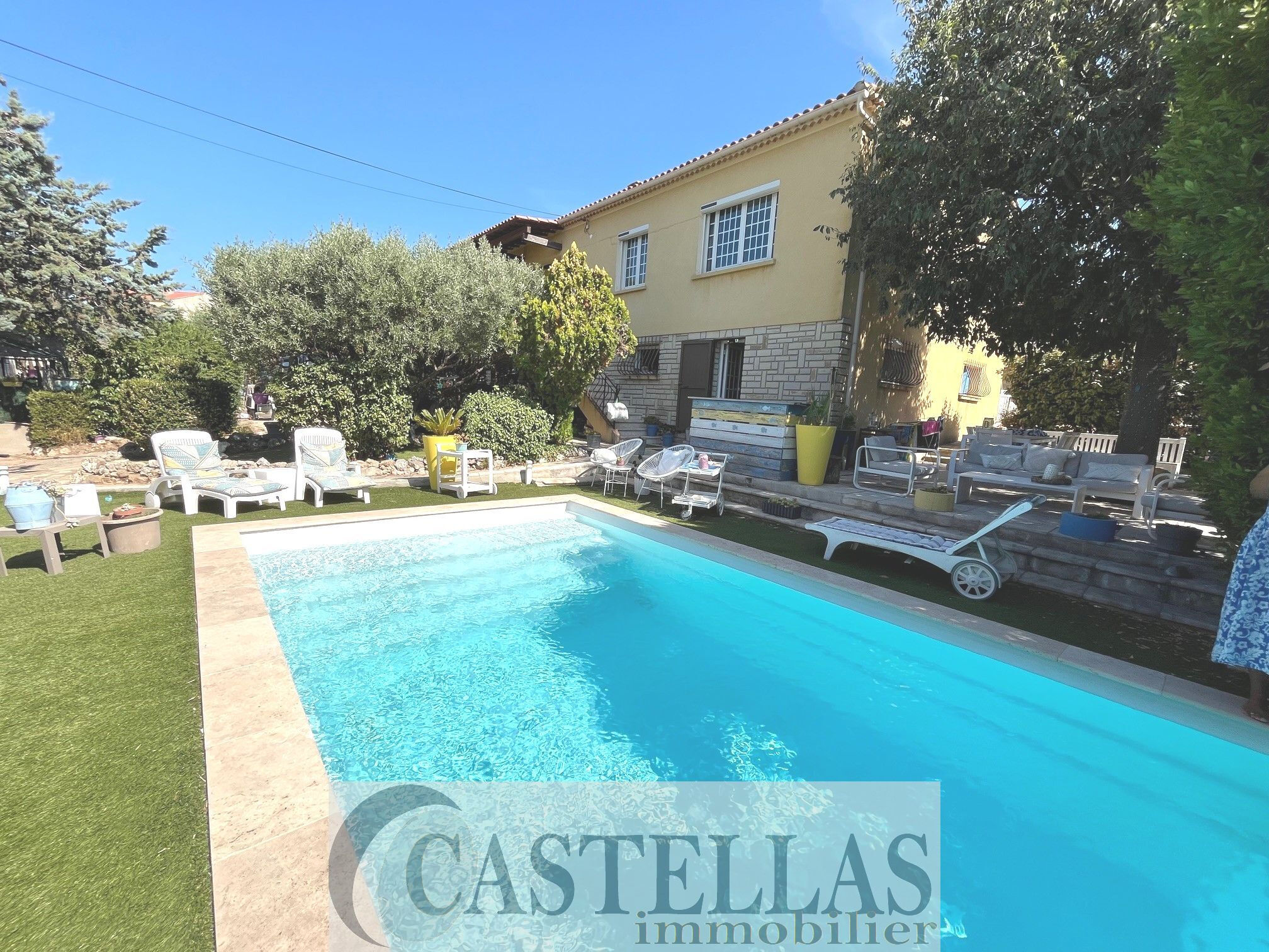 Villa / Maison  T7 à vendre Roquefort-la-Bédoule 13830