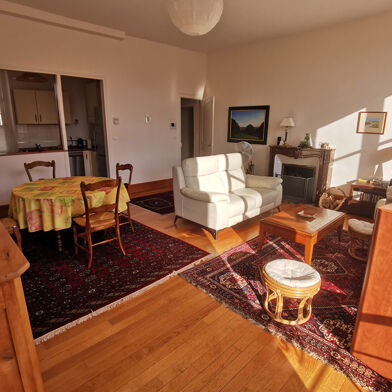 Appartement 5 pièces 1030 €