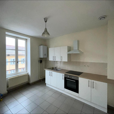 Appartement 3 pièces 835 €